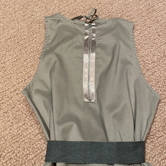 Brunello Cucinelli XS Dress with fun Moneli Detailed Collar and tie belt. - Picture 4 of 8